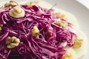 Red Cabbage Salad w/ Raisins and Walnuts Surówka z Czerwonej Kapusty z Rodzynkami i Orzechami Włoskimi